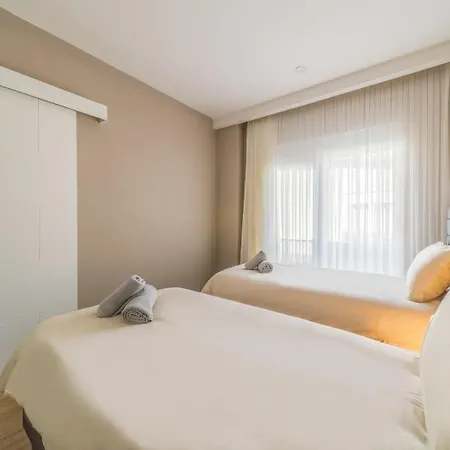 Apartment Central With Shared Pool In Muratpasa Antalya
